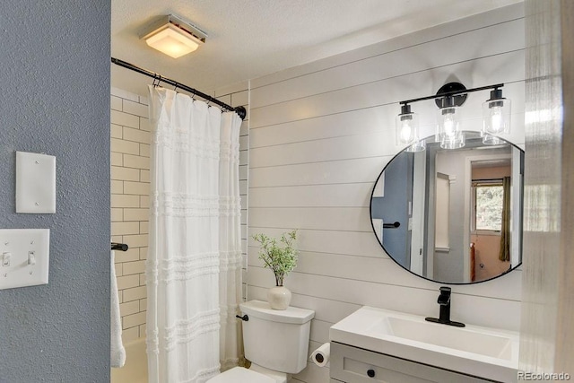811 W Main St, Buena Vista, CO 81211 - full bath with vanity, toilet, and shower / bathtub combination with curtain