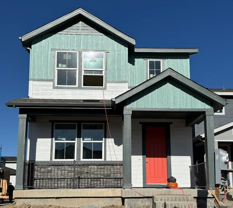 view of front facade featuring a porch