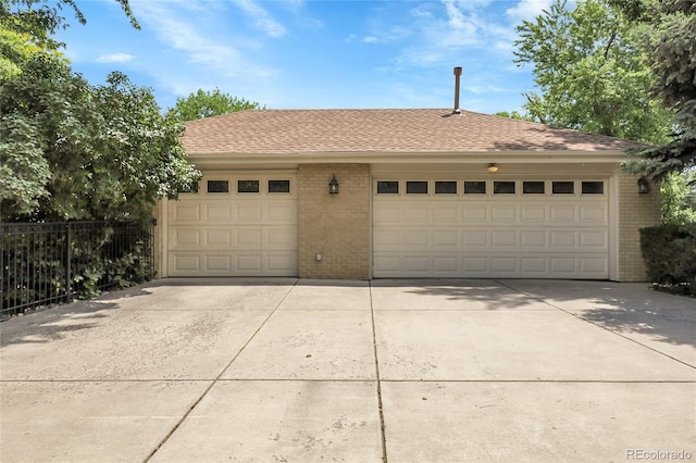 1091 E Pinewood Ave, Centennial, CO 80121 - view of garage