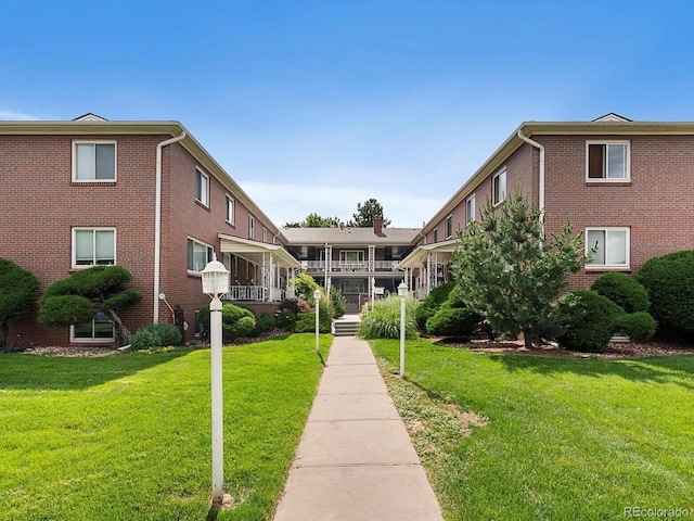 2047 S Milwaukee St Unit 4, Denver, CO 80210 - view of property's community featuring a yard