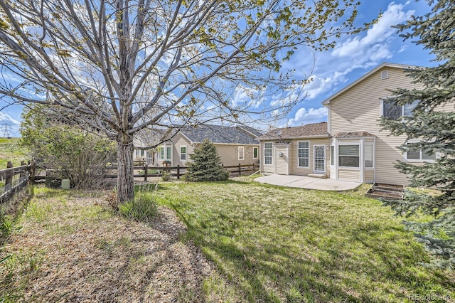 view of yard featuring a patio