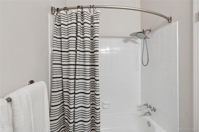 bathroom featuring shower / tub combo
