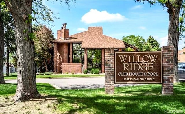 view of community / neighborhood sign