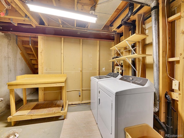 washroom featuring laundry area and independent washer and dryer