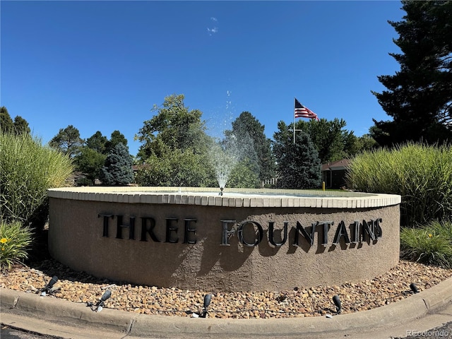 view of community / neighborhood sign