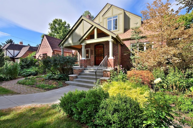 view of front of home with covered porch