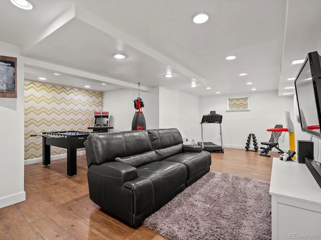 7055 E Heritage Pl S, Centennial, CO 80111 - living room featuring an accent wall, baseboards, wallpapered walls, light wood finished floors, and recessed lighting