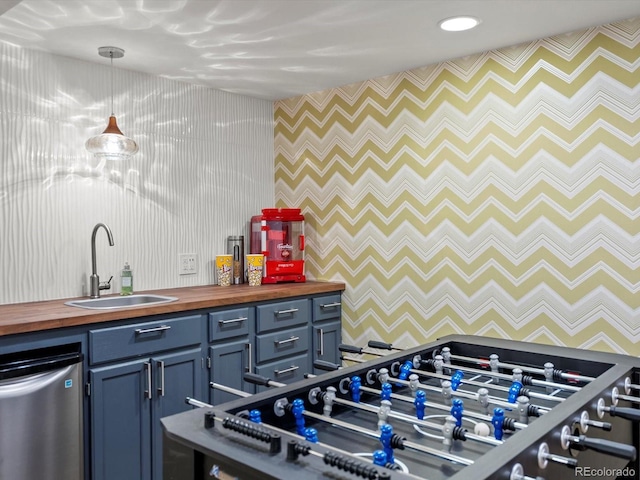 7055 E Heritage Pl S, Centennial, CO 80111 - game room with a sink