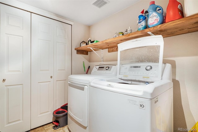 11885 Helena St, Commerce City, CO 80022 - clothes washing area with washing machine and dryer