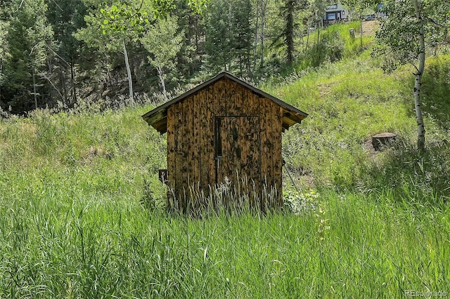 view of outdoor structure