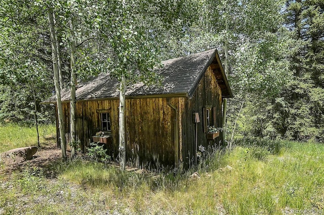 view of outbuilding