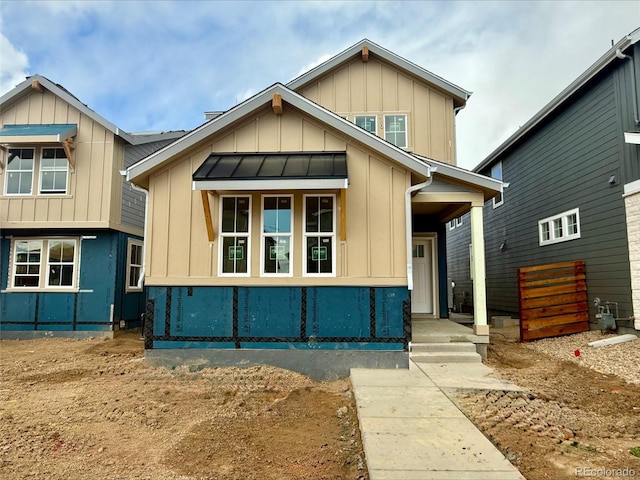 3324 N Catawba Way, Aurora, CO 80019 - view of front of house featuring board and batten siding