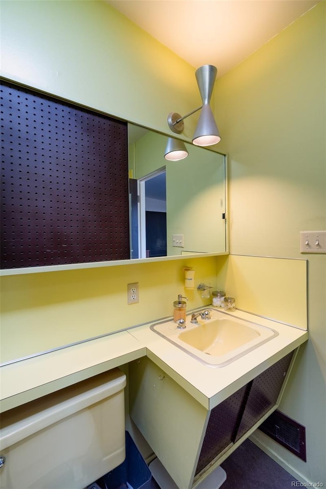 3650 Chimayo Rd, Littleton, CO 80123 - bathroom with vanity