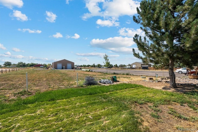 view of yard featuring a rural view