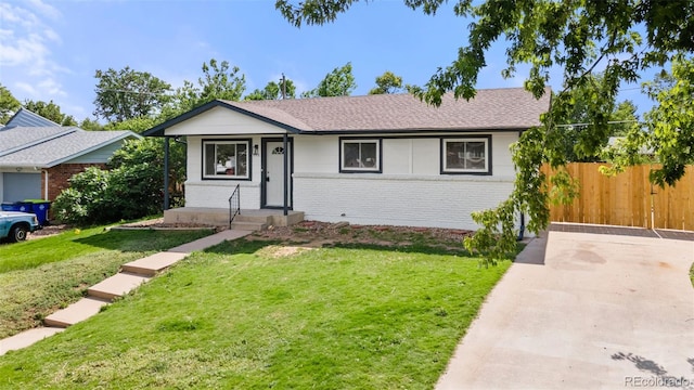 871 S Worchester St, Aurora, CO 80012 - view of front of property featuring brick siding