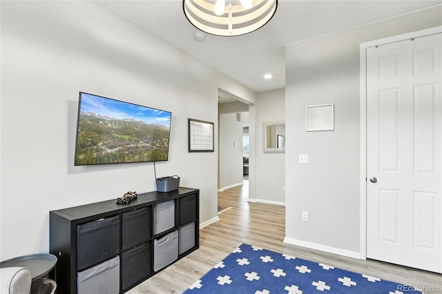 6513 Dry Fork Cir, Frederick, CO 80516 - living area featuring light wood-style floors and recessed lighting