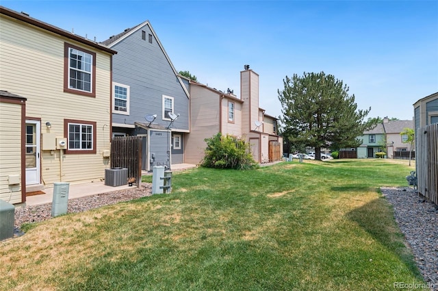 view of yard with a patio area