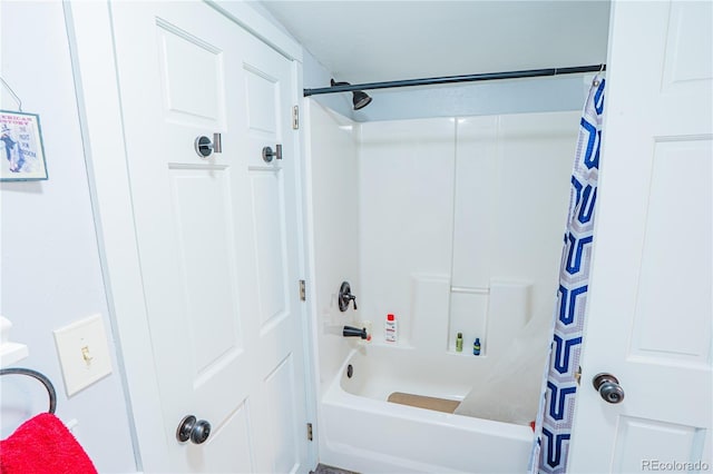 24938 US Highway 50, Cotopaxi, CO 81223 - full bath featuring shower / tub combo with curtain