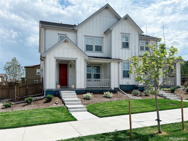 view of front of property with a front yard