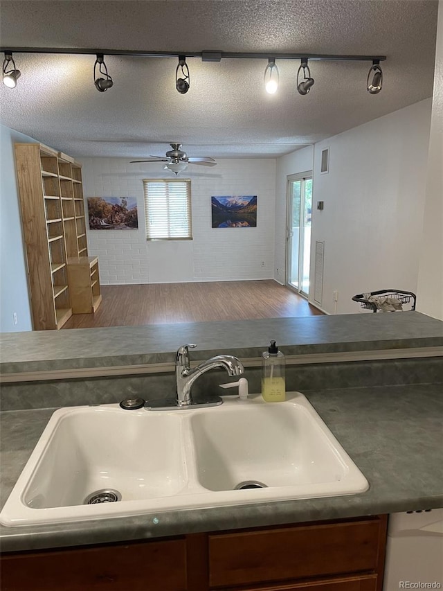 2880 S Locust St Unit 300N, Denver, CO 80222 - photo 5