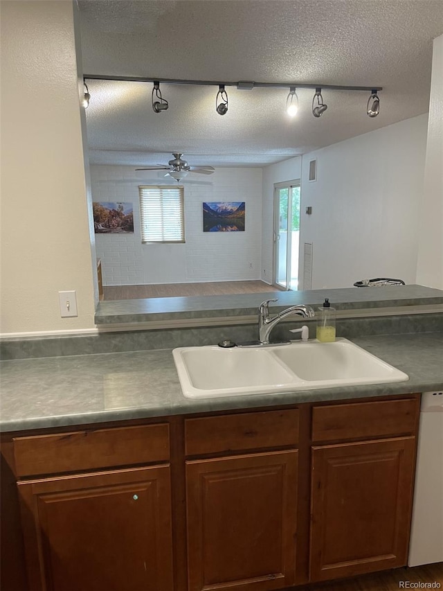 2880 S Locust St Unit 300N, Denver, CO 80222 - photo 6