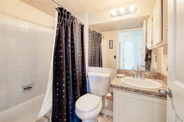 919 S Dawson Way Unit 17, Aurora, CO 80012 - full bathroom featuring toilet, vanity, and shower / bath combo with shower curtain
