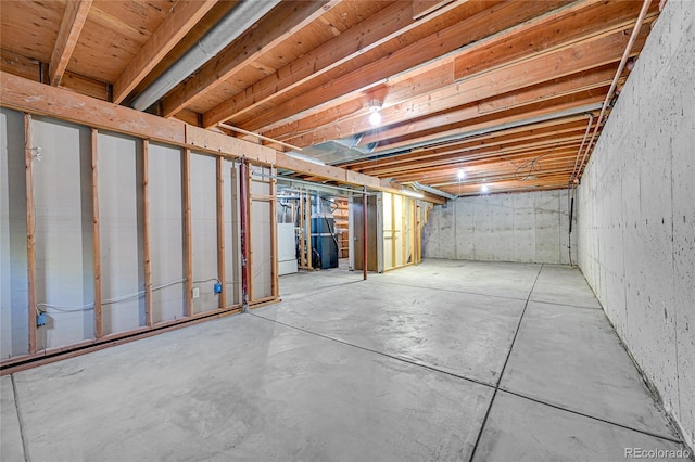 19155 E Kansas Dr, Aurora, CO 80017 - unfinished below grade area with washer / dryer