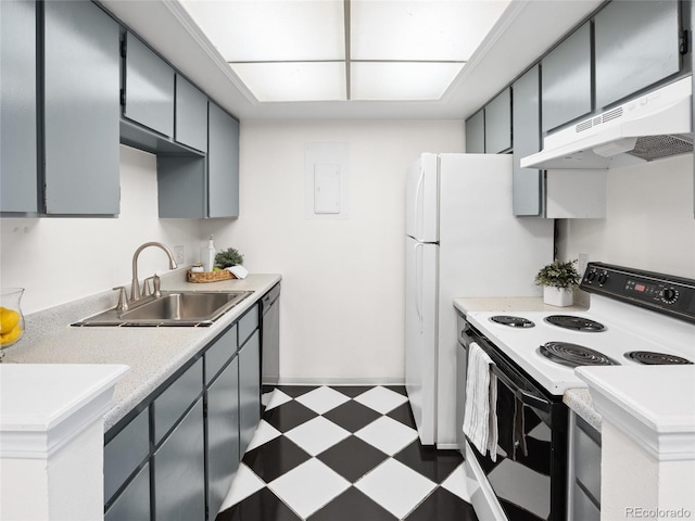 kitchen featuring electric range, a sink, under cabinet range hood, dark floors, and gray cabinetry