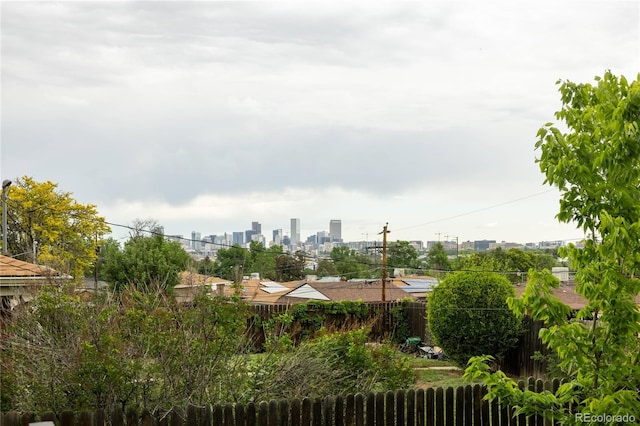 654 S Shoshone St, Denver, CO 80223 - view of community with a city view