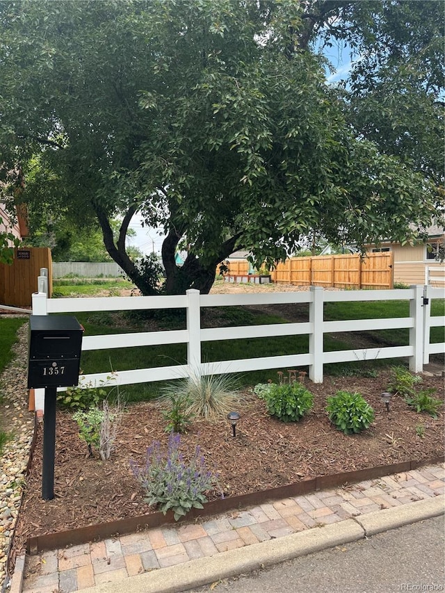 1357 Valentia St, Denver, CO 80220