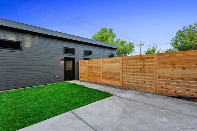 2378 S Bannock St, Denver, CO 80223 - view of yard with a patio