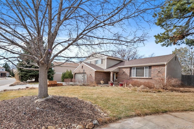 view of front of home featuring a front yard