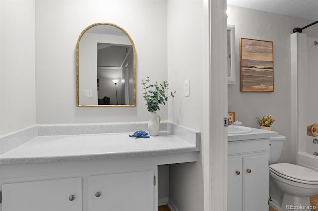 4262 E Maplewood Way, Centennial, CO 80121 - full bathroom featuring vanity, bathing tub / shower combination, and toilet