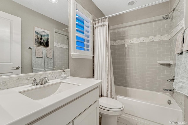 6470 Amur Ct, Castle Rock, CO 80108 - full bath featuring vanity, shower / bathtub combination with curtain, and toilet