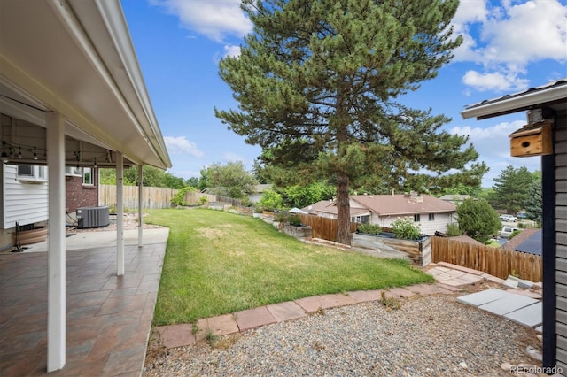 7323 Upham Ct, Arvada, CO 80003 - fenced backyard featuring a patio