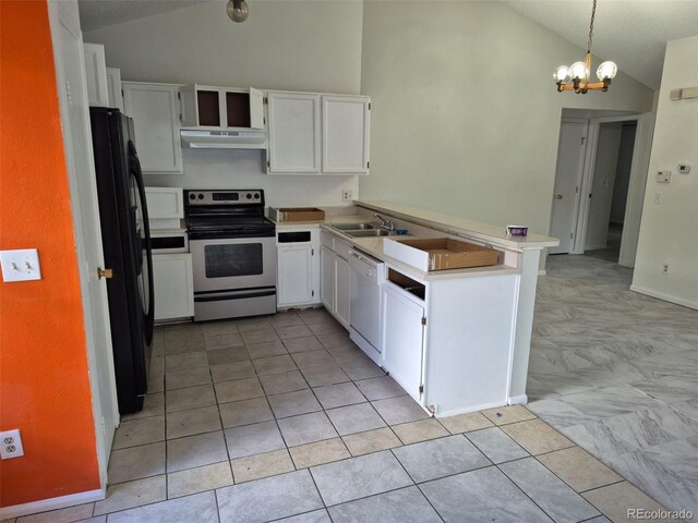 16094 E Exposition Dr, Aurora, CO 80017 - kitchen with stainless steel electric stove, under cabinet range hood, freestanding refrigerator, dishwasher, and a peninsula