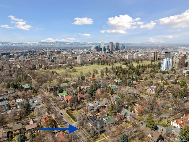 bird's eye view featuring a mountain view