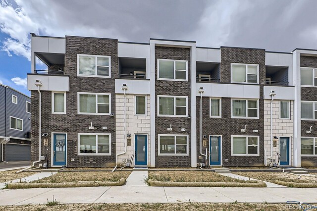 348 N Geneva St, Aurora, CO 80010 - view of building exterior