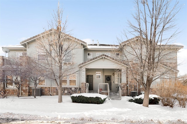 view of front property featuring central AC