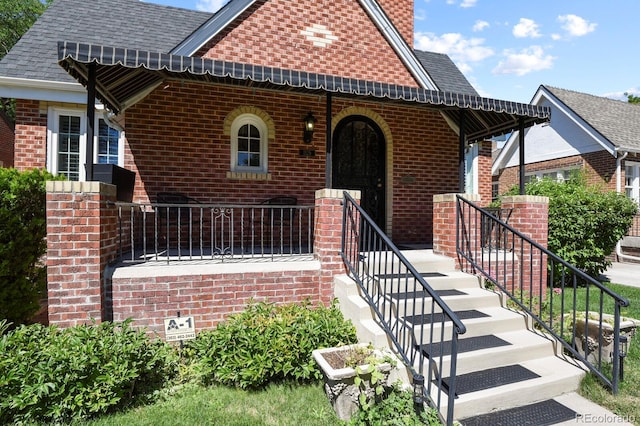 view of front of home featuring covered porch