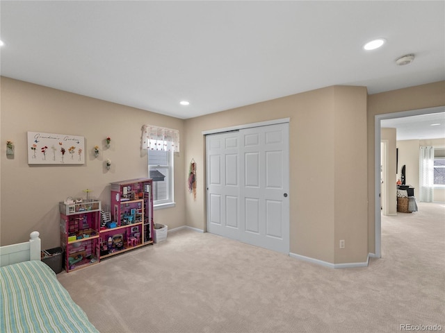 playroom featuring carpet, baseboards, and recessed lighting