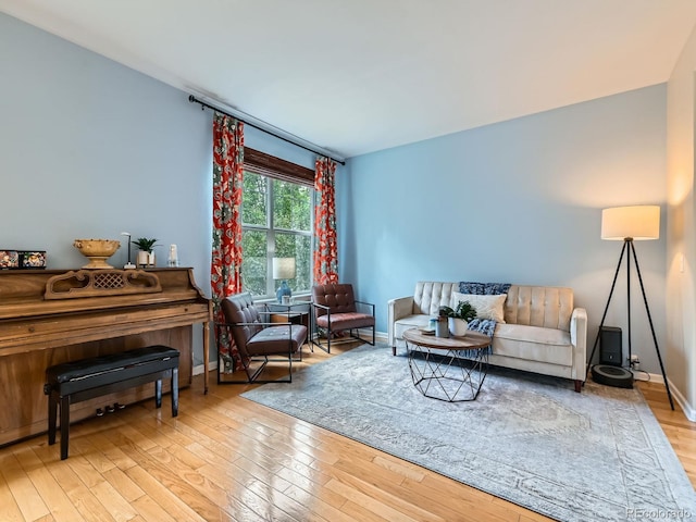 2896 Gemini Loop, Broomfield, CO 80023 - living room featuring wood finished floors and baseboards