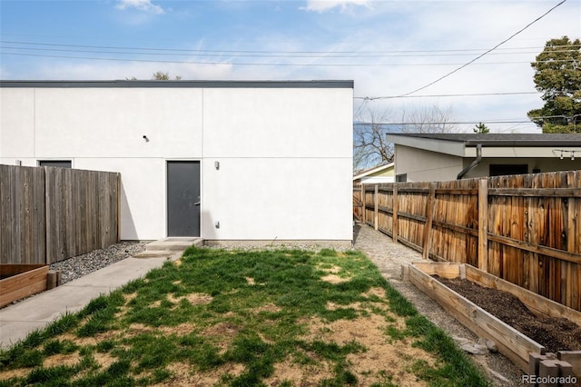 exterior space with a yard