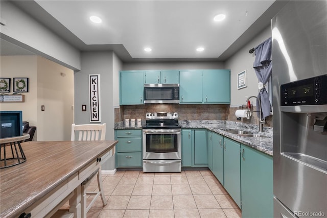 5563 Blackhawk Way, Denver, CO 80239 - photo 6