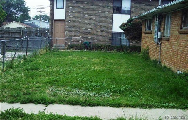 1160 Yosemite St, Denver, CO 80220 - view of yard
