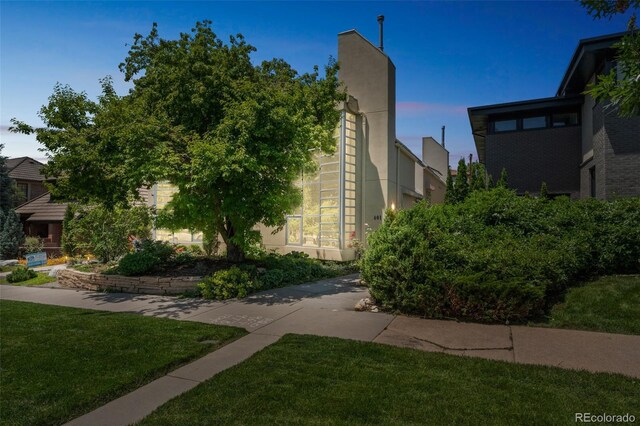 461 Fillmore St, Denver, CO 80206 - surrounding community with a lawn