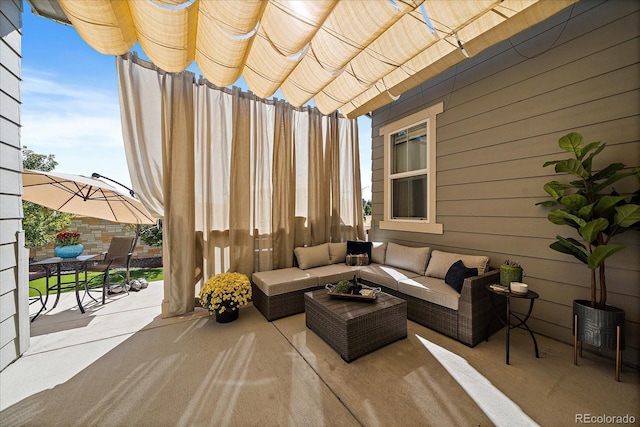 view of patio / terrace featuring outdoor dining area and an outdoor hangout area