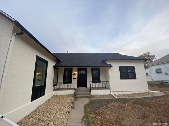 view of front of property with covered porch