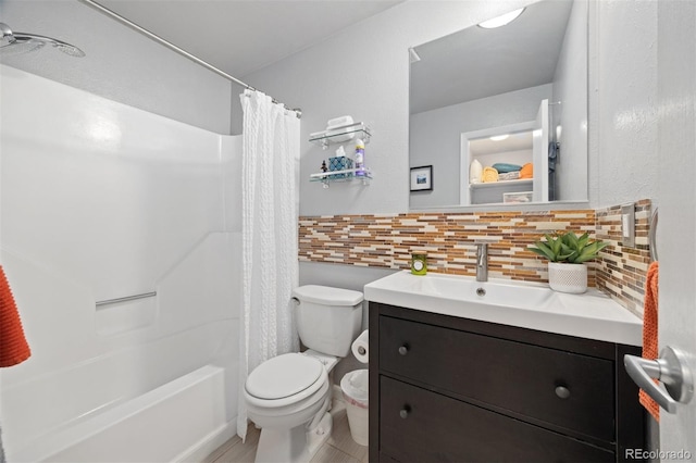 9240 W 49th Ave Unit 317, Wheat Ridge, CO 80033 - full bath featuring vanity, shower / tub combo, and tasteful backsplash
