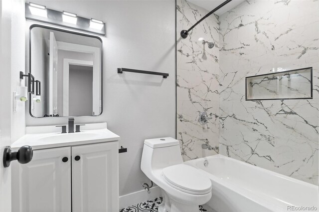 4672 S Lewiston Way, Aurora, CO 80015 - full bath with vanity, shower / bathtub combination, and toilet